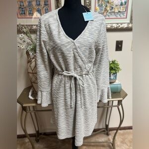 HAYDEN LOS ANGELES GREY & WHITE KNIT FAUX WRAP BELL SLEEVE MINI DRESS SZ MED NWT